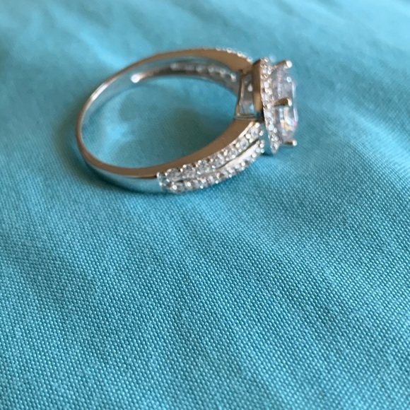 Stirling silver ring - Picture 2 of 4